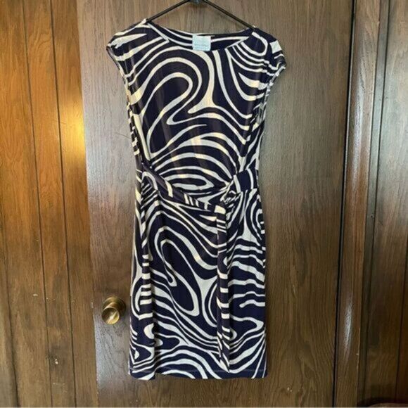 Pea in a Pod Maternity by Donna Morgan Fully Lined Dress - Picture 2 of 9